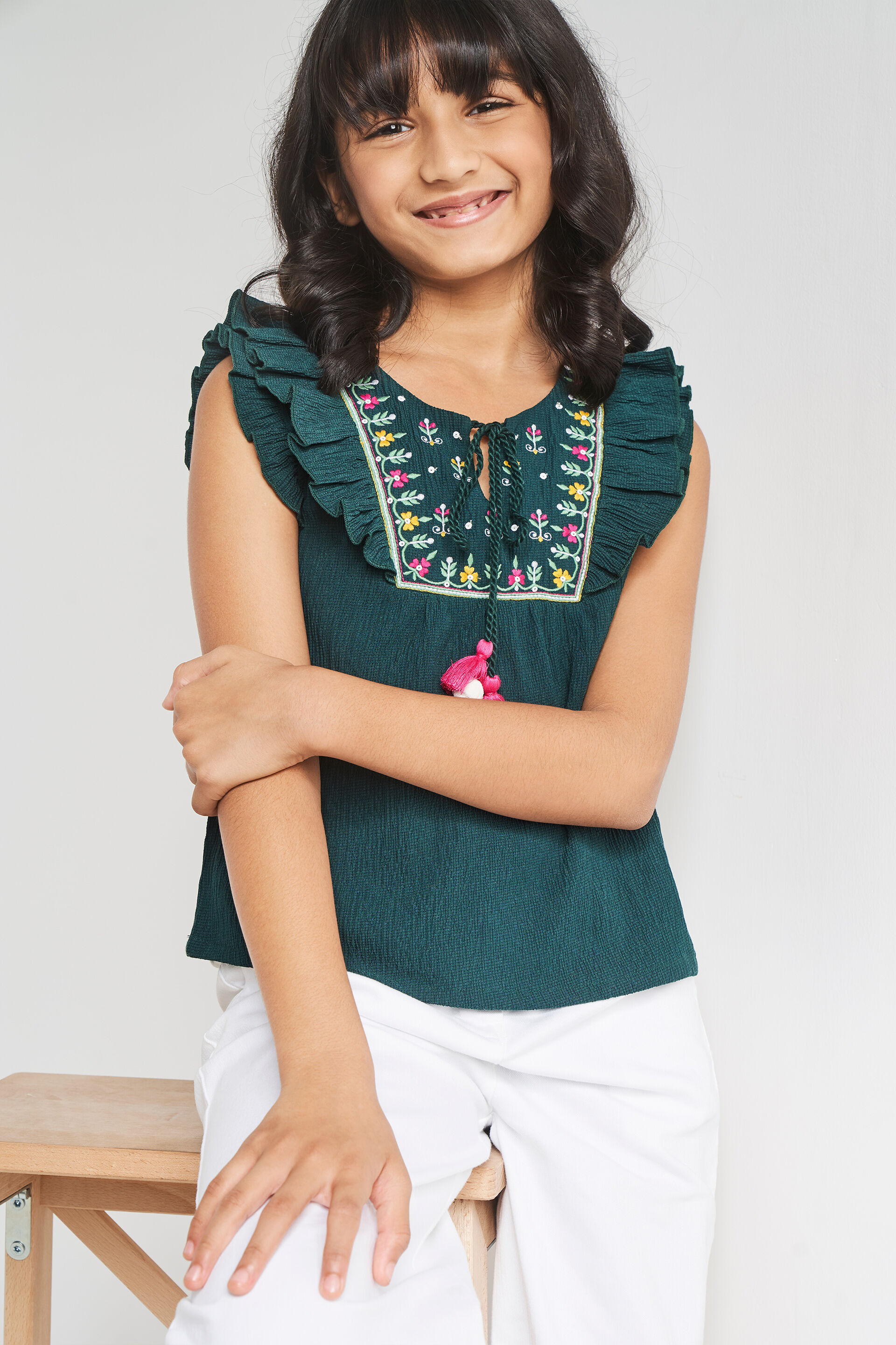 Green Solid Keyhole Neck Top, Green, image 4